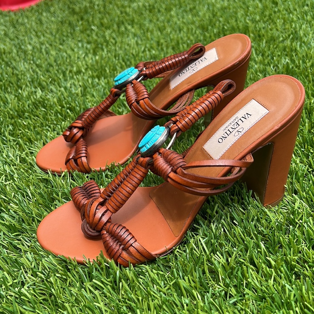 NWOB Valentino Scarab Sandals size 35 - Picture 3 of 17